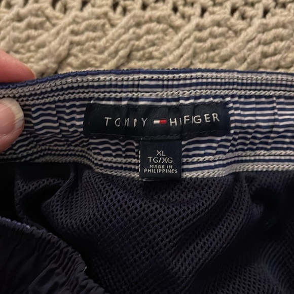 Men’s Tommy Hilfiger swim trunks men’s sz XL Navy blue 3 pockets, 1‎ pocket tear - Picture 11 of 12
